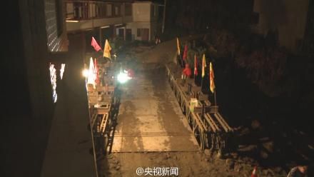 钢桥架设完成