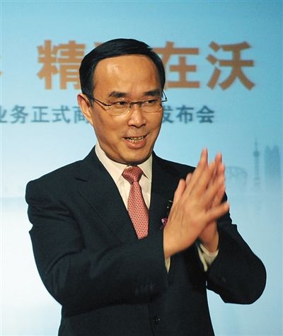 常小兵 1957年3月生，曾任江苏省南京市电信局副局长及中国邮电电信总局副局长，信息产业部电信管理局副局长、局长及中国电信集团公司副总经理。2004年11月起任中国联通董事长，2008年电信重组后，任合并后的新联通董事长至今。