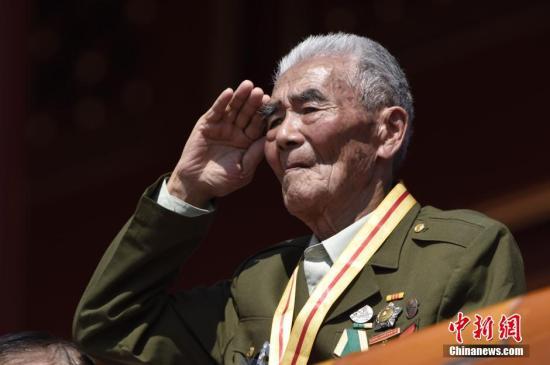 阅兵现场全扫描：天安门广场哪些面孔“最抢镜”