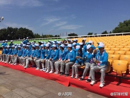 观礼台嘉宾撤离后，现场干净整洁