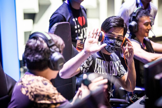 周杰伦戴口罩比赛