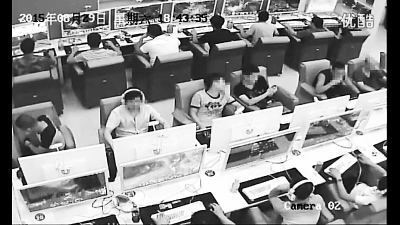 网吧监控拍下离奇盗窃案：男子隔空“吸”走苹果6(图)