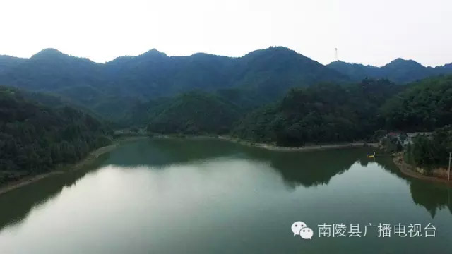 南陵烟墩图
