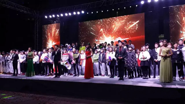 博文中学篝火晚会