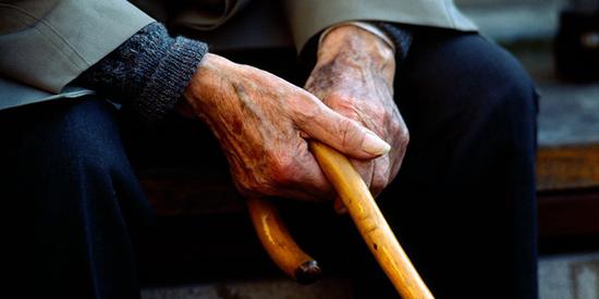 近年来个人账户的“空账”额更是以每年数千万的速度快速增长，到2014年底已超过3.5万亿。