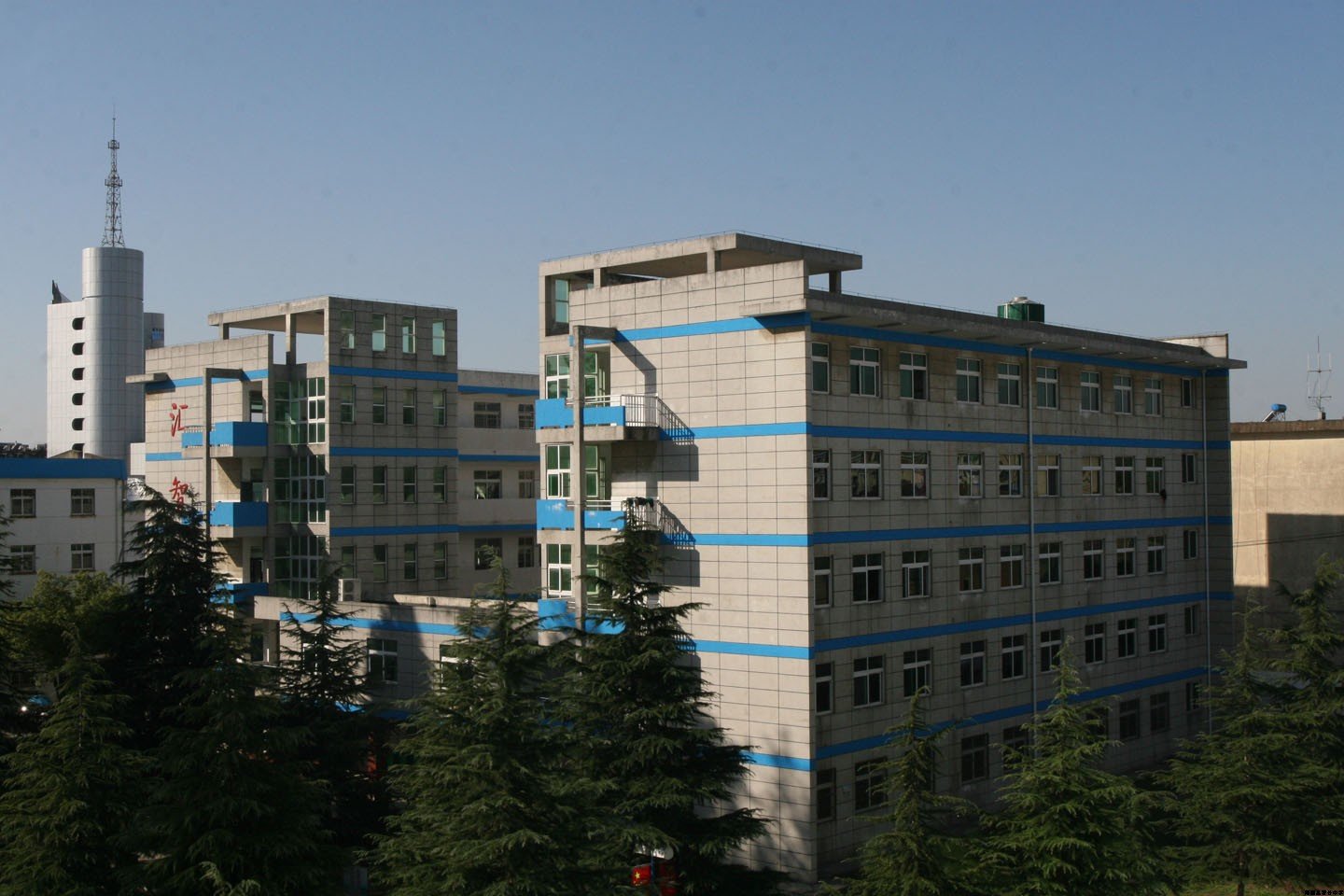 南陵县春谷中学